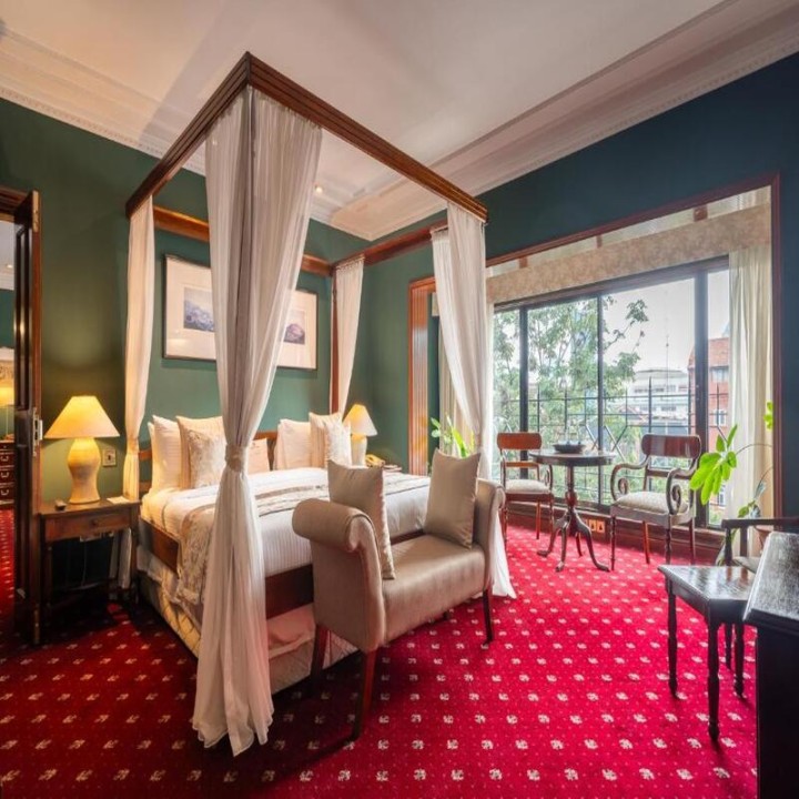Stanley Queen Room